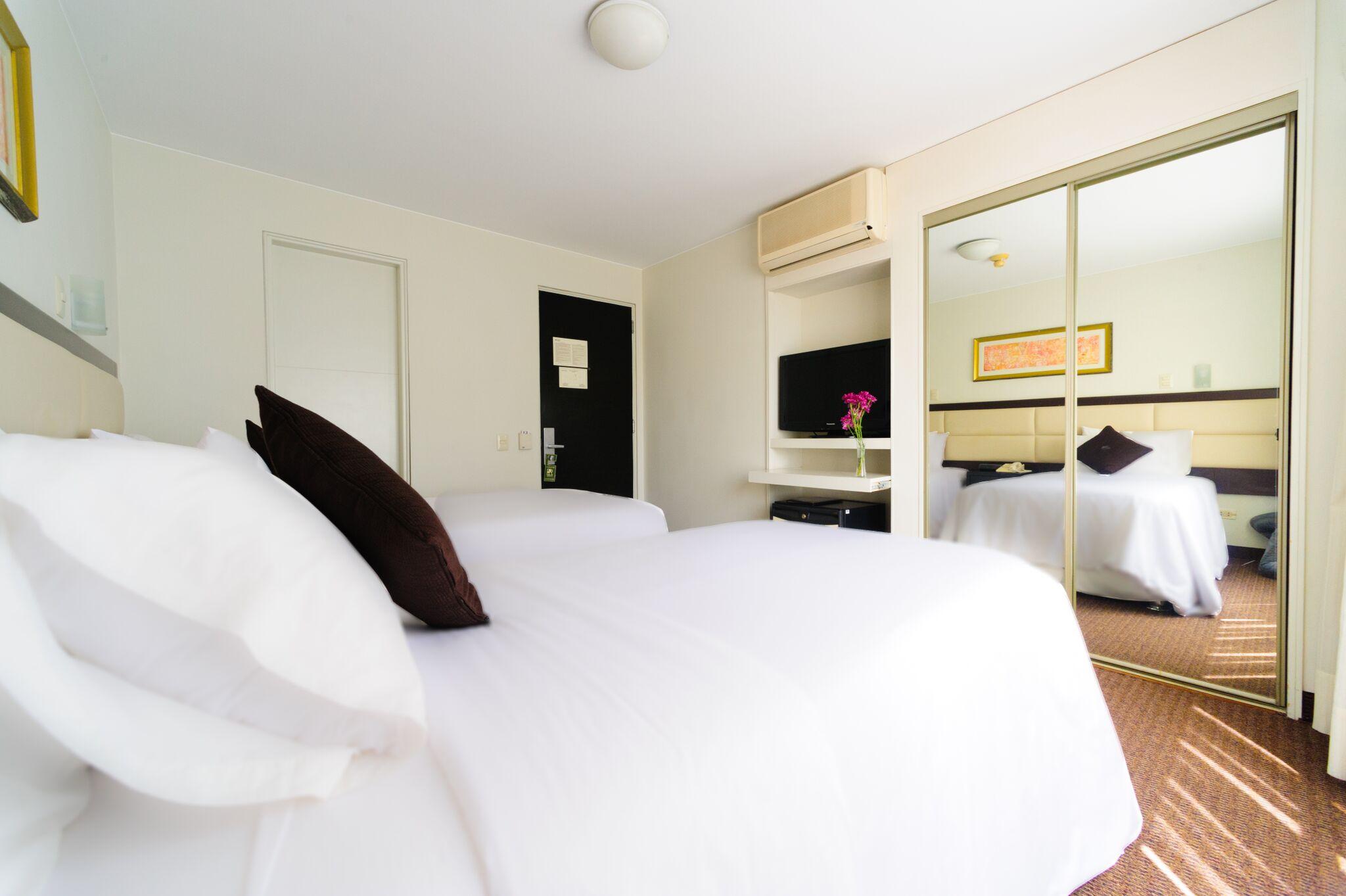 Roosevelt Hotel & Suites Лима Екстериор снимка