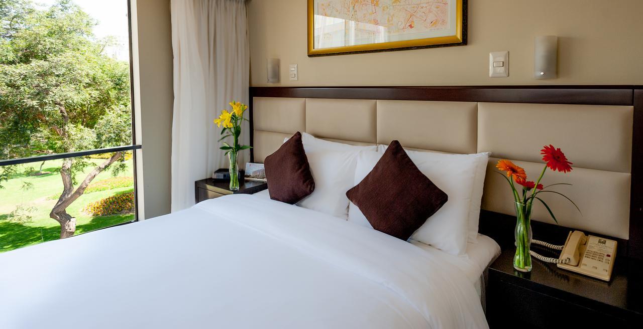 Roosevelt Hotel & Suites Лима Екстериор снимка