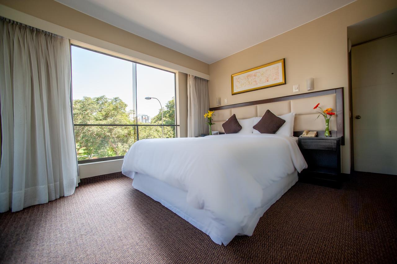Roosevelt Hotel & Suites Лима Екстериор снимка