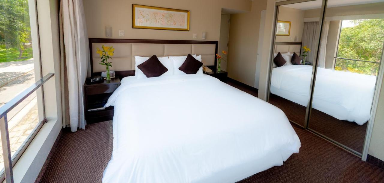 Roosevelt Hotel & Suites Лима Екстериор снимка